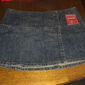 Guess jeans denim skirt Sz 30 NWT
